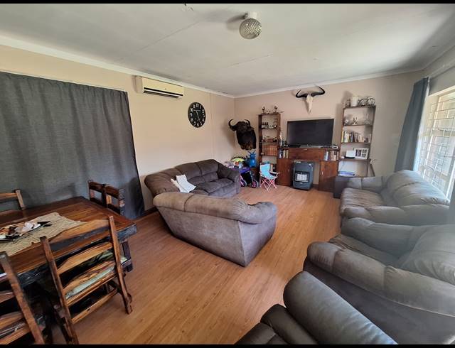 3 BEDROOM HOUSE FOR SALE IN VANDERBIJLPARK SE 2
